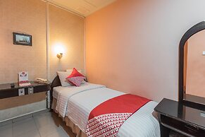 OYO 671 Hotel Capitol