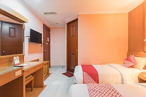 OYO 671 Hotel Capitol