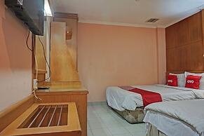 OYO 671 Hotel Capitol