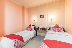 OYO 671 Hotel Capitol