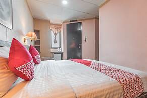 OYO 671 Hotel Capitol