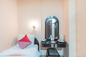 OYO 671 Hotel Capitol