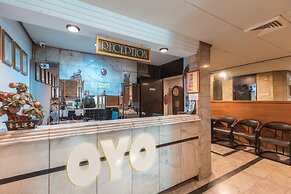 OYO 671 Hotel Capitol