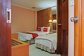 OYO 671 Hotel Capitol