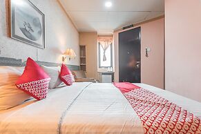 OYO 671 Hotel Capitol