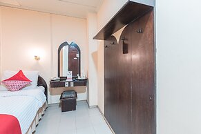 OYO 671 Hotel Capitol