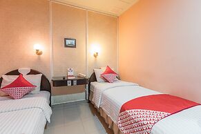 OYO 671 Hotel Capitol