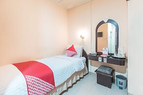 OYO 671 Hotel Capitol