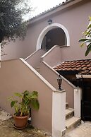 Vallia's Seaview & Stylish Apartments by Konnect, Nisaki