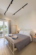 Vallia's Seaview & Stylish Apartments by Konnect, Nisaki