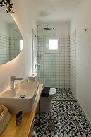 Vallia's Seaview & Stylish Apartments by Konnect, Nisaki