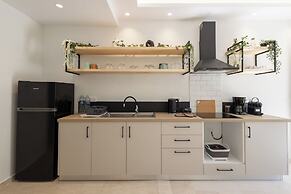 Vallia's Seaview & Stylish Apartments by Konnect, Nisaki