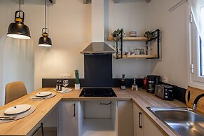 Vallia's Seaview & Stylish Apartments by Konnect, Nisaki