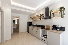 Vallia's Seaview & Stylish Apartments by Konnect, Nisaki