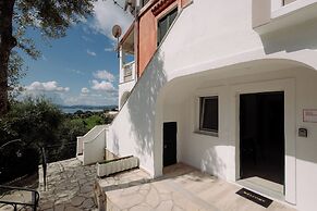 Vallia's Seaview & Stylish Apartments by Konnect, Nisaki