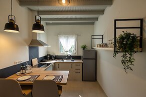 Vallia's Seaview & Stylish Apartments by Konnect, Nisaki