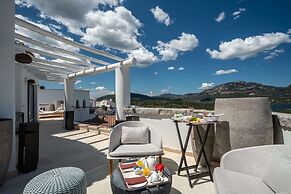 Sulia House Porto Rotondo, Curio Collection by Hilton