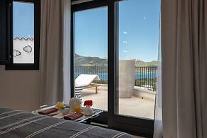 Sulia House Porto Rotondo, Curio Collection by Hilton