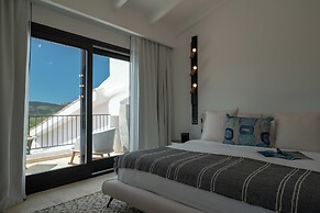 Sulia House Porto Rotondo, Curio Collection by Hilton