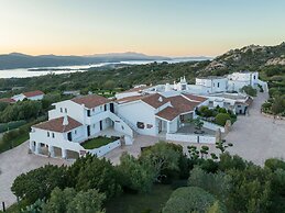 Sulia House Porto Rotondo, Curio Collection by Hilton