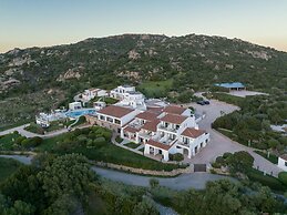 Sulia House Porto Rotondo, Curio Collection by Hilton