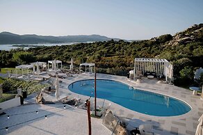 Sulia House Porto Rotondo, Curio Collection by Hilton