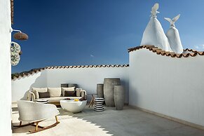 Sulia House Porto Rotondo, Curio Collection by Hilton