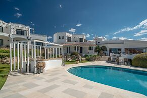 Sulia House Porto Rotondo, Curio Collection by Hilton