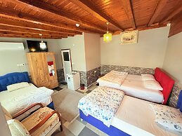 Oz Butik Otel Antik Kent Myrleia