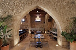 Polis 1907 by Louis Hotels