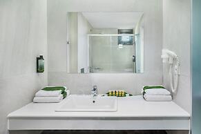 Iris Hotel