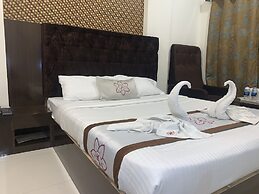 The JK Hotel - Opp Railway Station
