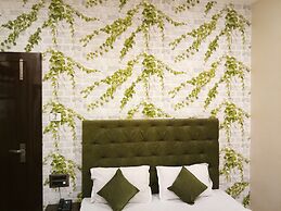 The JK Hotel - Opp Railway Station