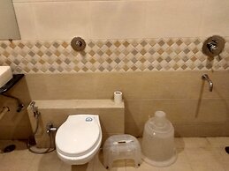 The JK Hotel - Opp Railway Station