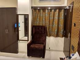 The JK Hotel - Opp Railway Station