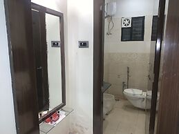 The JK Hotel - Opp Railway Station