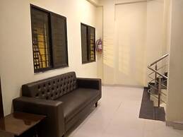 The JK Hotel - Opp Railway Station