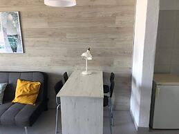 Cosy T1 at Vale Centianes Beach