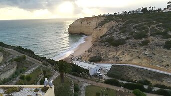 Cosy T1 at Vale Centianes Beach