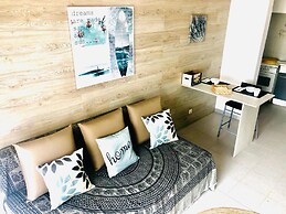 Cosy T1 at Vale Centianes Beach