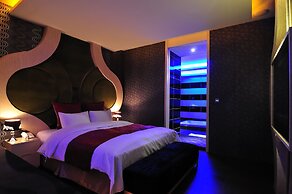 One Plus One Motel