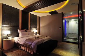 One Plus One Motel