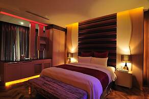 One Plus One Motel