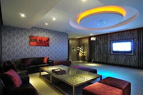 One Plus One Motel