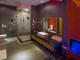 One Plus One Motel