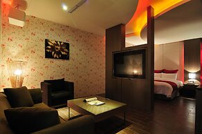 One Plus One Motel