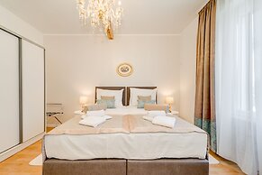 Le Monde Luxury Accommodation