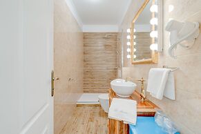 Le Monde Luxury Accommodation