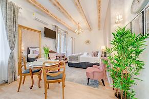 Le Monde Luxury Accommodation