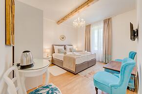 Le Monde Luxury Accommodation